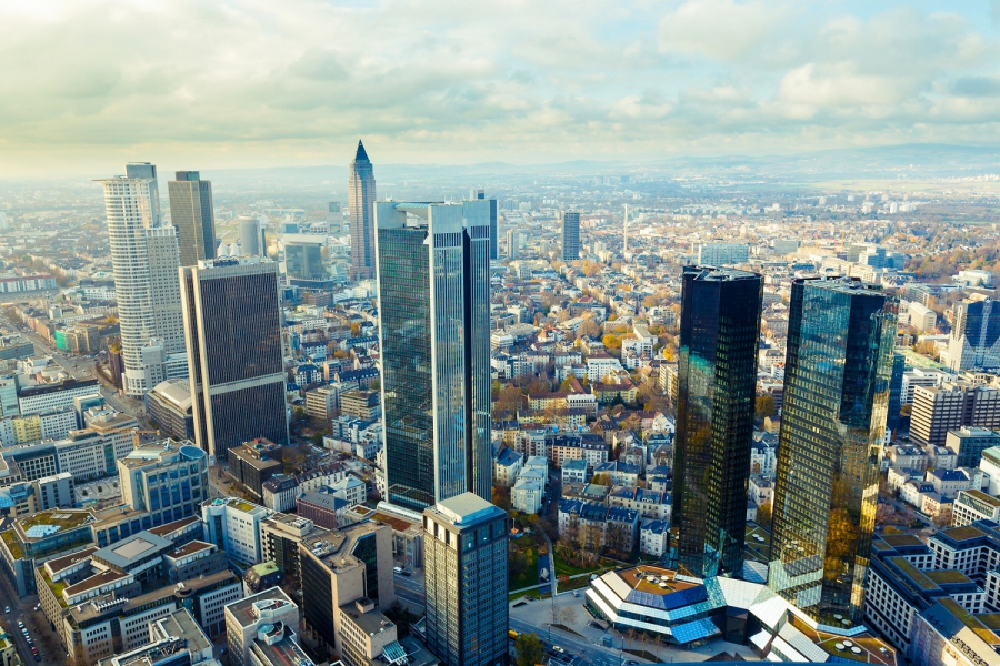 Centrum biznesowe Frankfurtu. Swoją siedzibę ma tutaj m.in. Deutsche Bank.